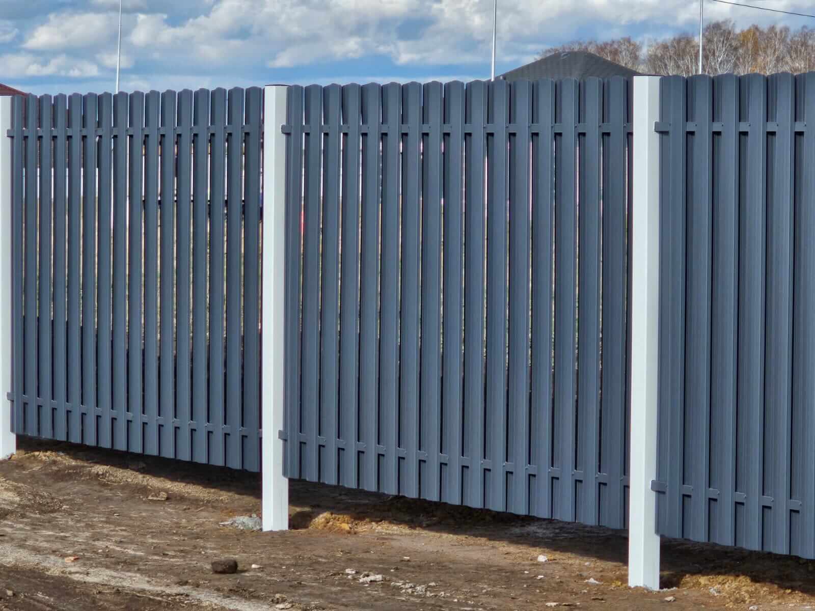 Забор из евроштакетника 234м RAL7024/7024 Серый Графит двусторонний фото 1 в Перми