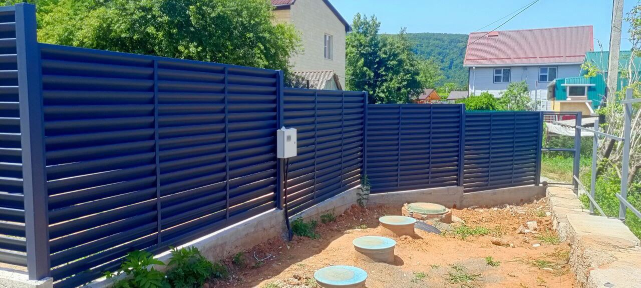 Забор-жалюзи из ламелей Еврожалюзи 53м RAL7024 Серый Графит МАТТЕ фото 2 в Перми