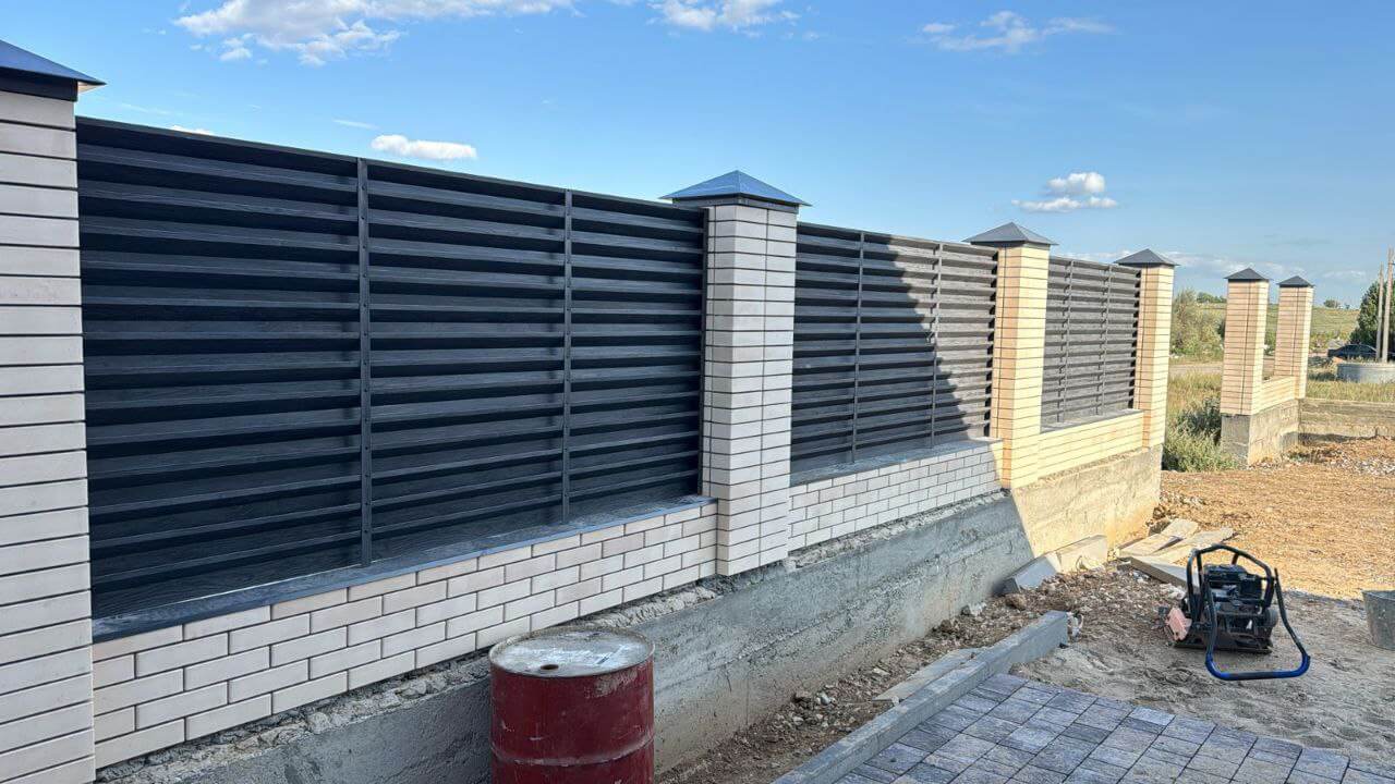 Забор-жалюзи из ламелей Хай-Тек 53м Черное Дерево 3D Принтек фото 1 в Перми