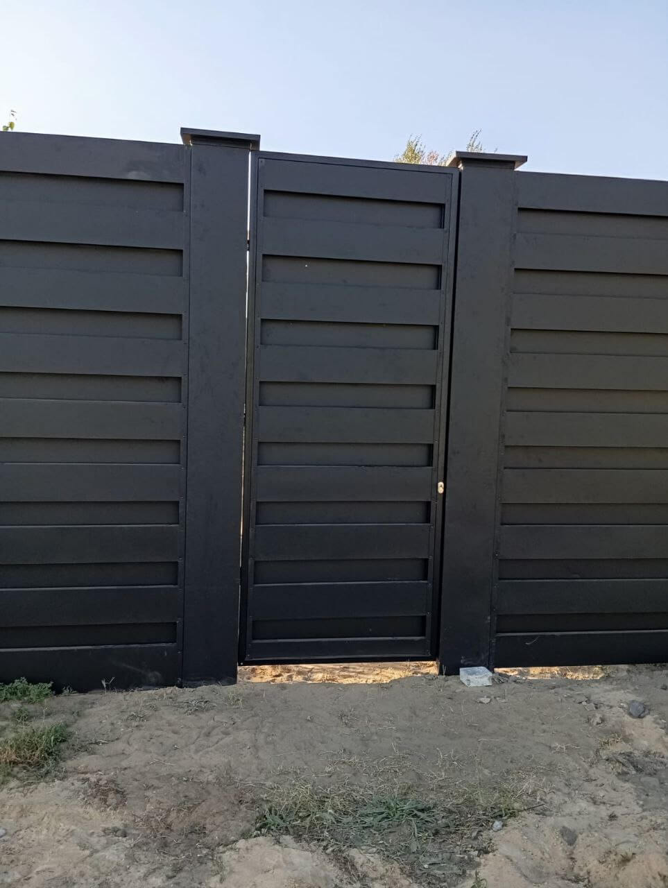 Забор-ранчо из металлопланкена 37м RAL9005 Черный МАТТЕ фото 3 в Перми