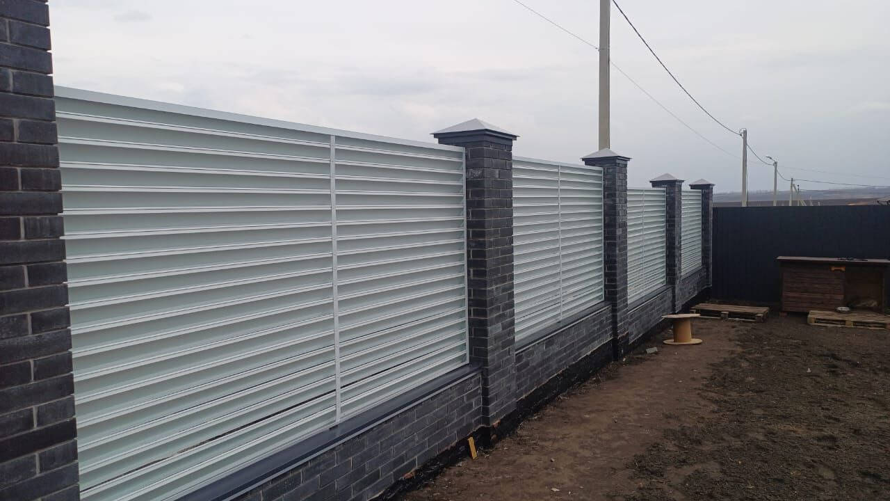 Забор-жалюзи из ламелей ЭКО-Z 94м RAL9003/9003 Белый двусторонний фото 1 в Перми