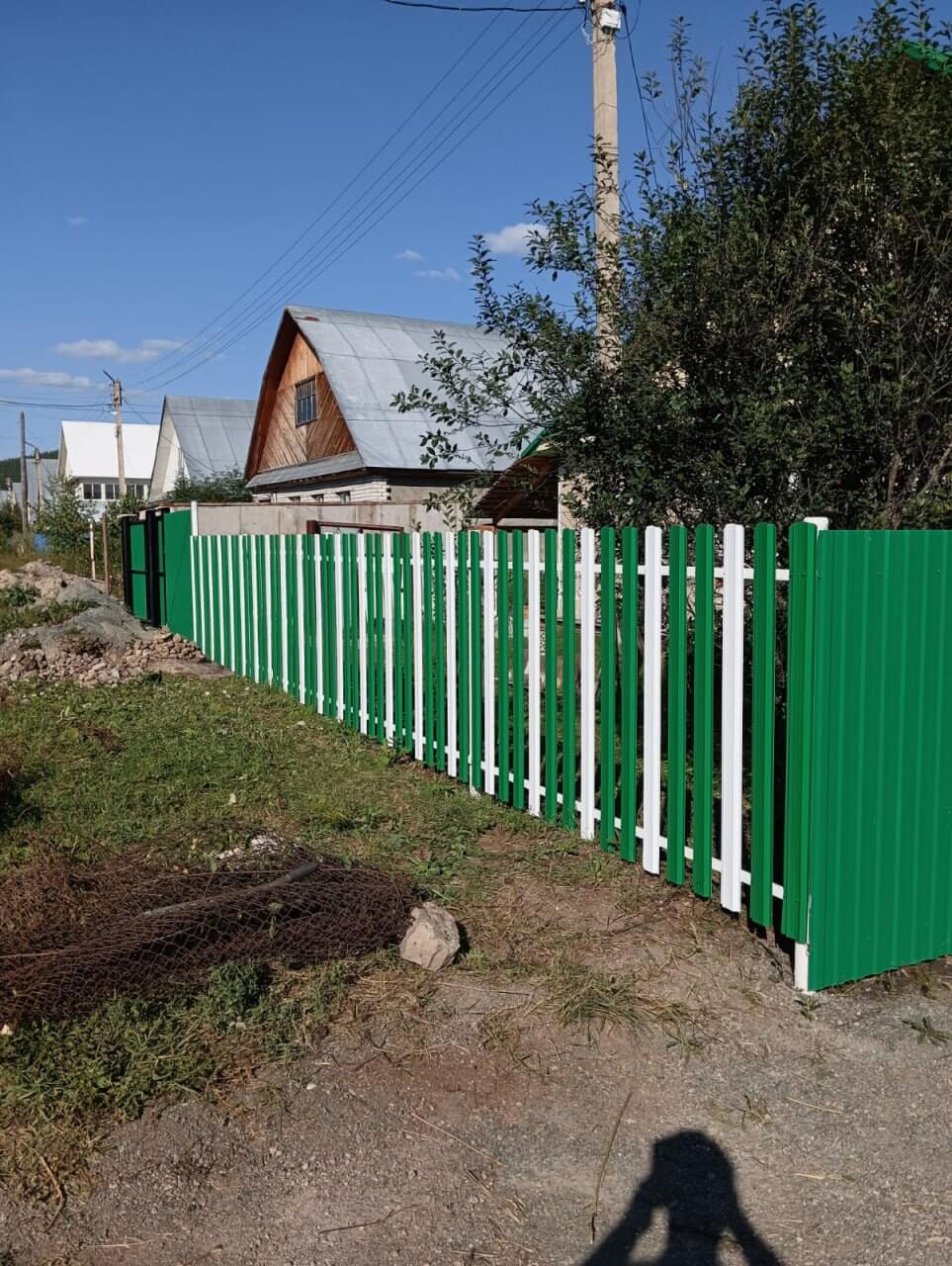 Забор из евроштакетника 10м RAL9003 Белый, RAL6029 Зеленая Мята в Перми