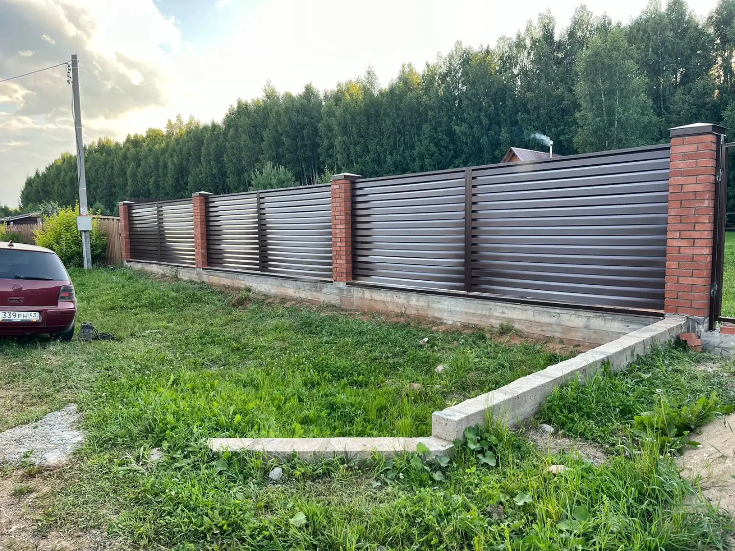 Забор-жалюзи из ламелей Хай-Тек 26м RAL8017/8017 Шоколад двусторонний в Перми