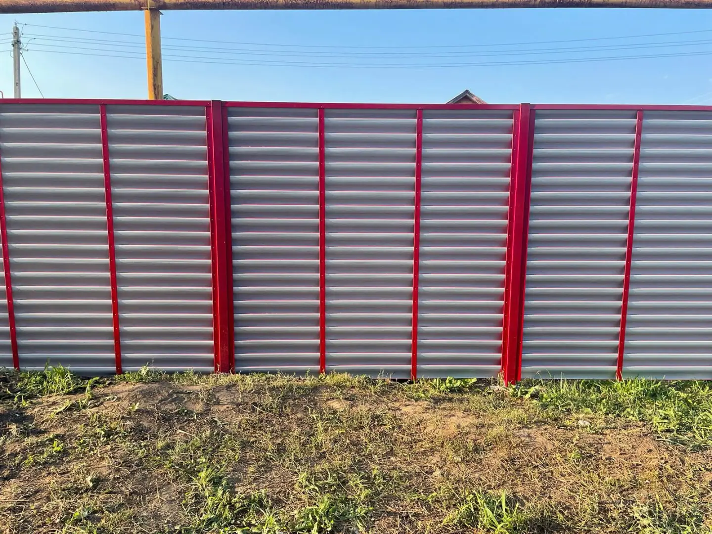 Забор-жалюзи из ламелей Еврожалюзи 24м RAL3003 Рубин фото 5 в Перми